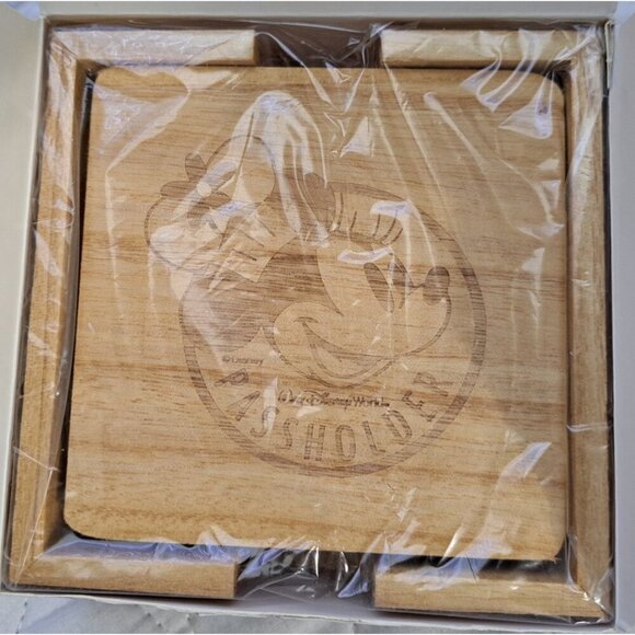 Walt Disney World Passholder Wooden Coaster Set Of 4 Minnie Mouse New In Box - Picture 3 of 6